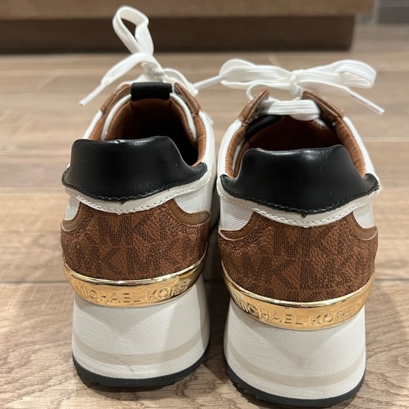 MICHAEL KORS SNEAKERS Size 6.5 - Picture 6 of 7